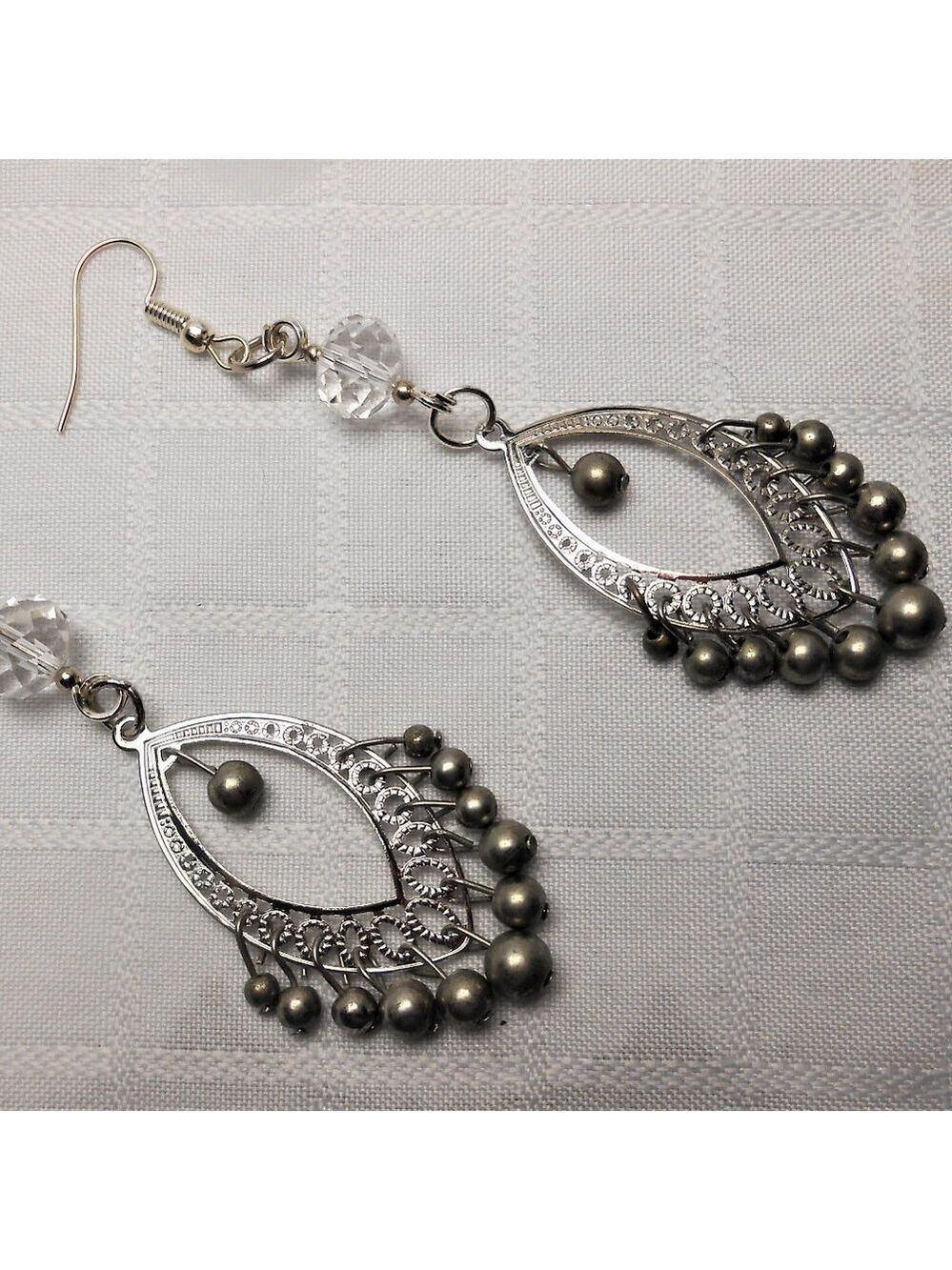No 960 Lightweight handmade Baladi-style earrings